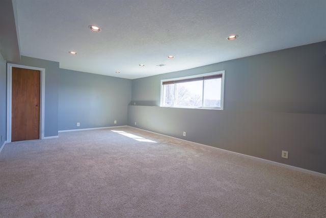 330 S Fairway Cir, Andover, KS 67002