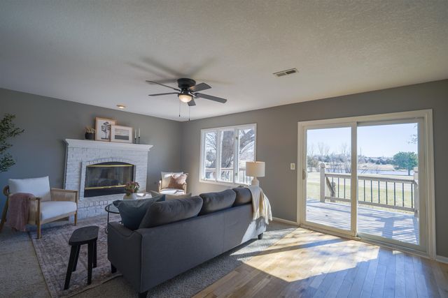 330 S Fairway Cir, Andover, KS 67002