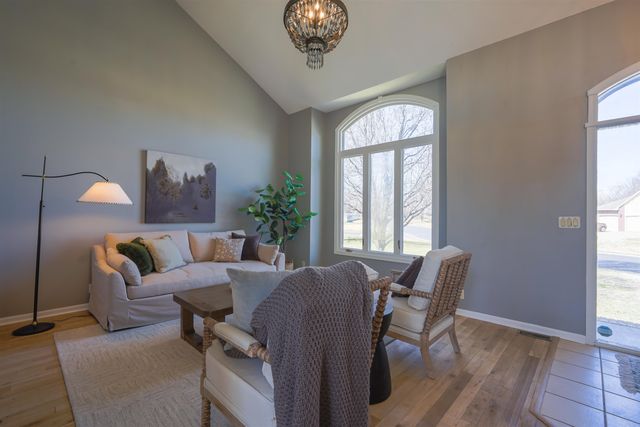 330 S Fairway Cir, Andover, KS 67002