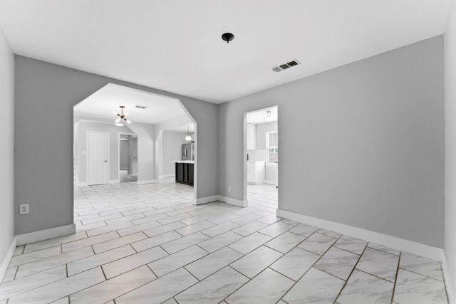 206 W North Hill Drive, Spring, TX 77388