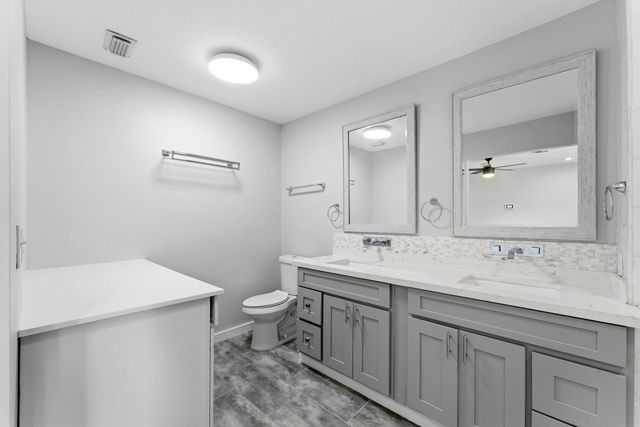 206 W North Hill Drive, Spring, TX 77388