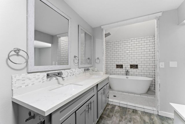 206 W North Hill Drive, Spring, TX 77388