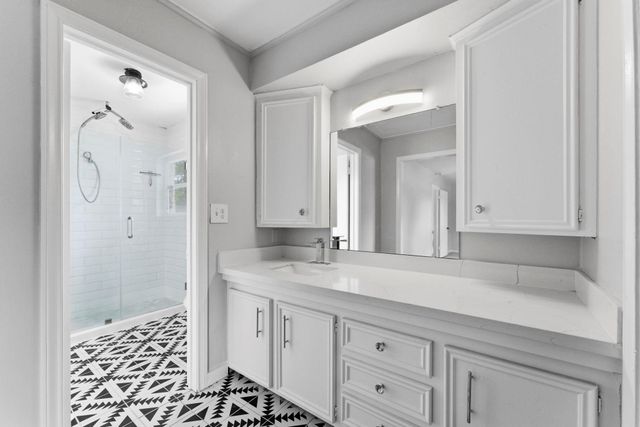 206 W North Hill Drive, Spring, TX 77388