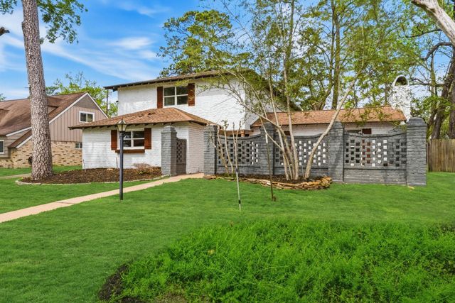 206 W North Hill Drive, Spring, TX 77388