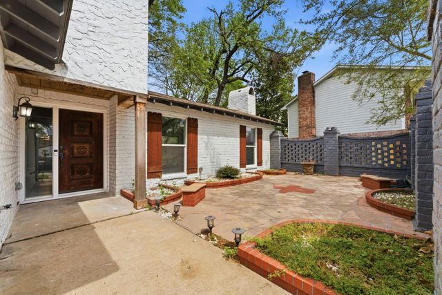 206 W North Hill Drive, Spring, TX 77388