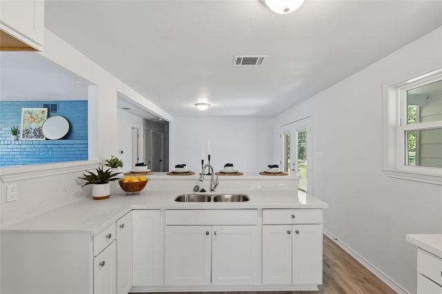 1916 Vinewood Drive, Bryan, TX 77802
