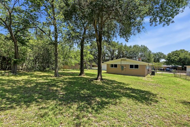 1916 Vinewood Drive, Bryan, TX 77802