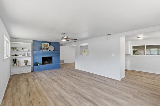 1916 Vinewood Drive, Bryan, TX 77802