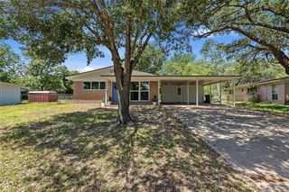 1916 Vinewood Drive, Bryan, TX 77802