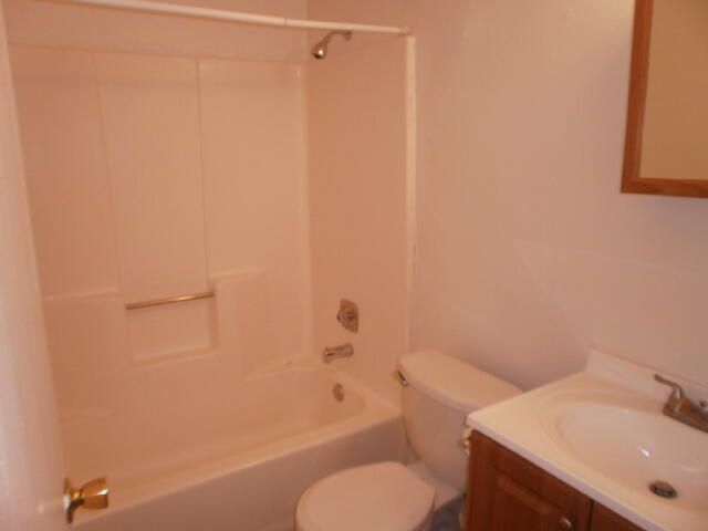 1403 Huntington Avenue, Kalamazoo Twp, MI 49048