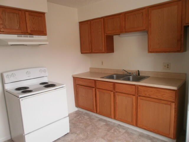 1403 Huntington Avenue, Kalamazoo Twp, MI 49048