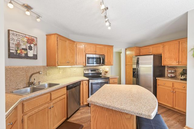 10500 57th Place N, Plymouth, MN 55442