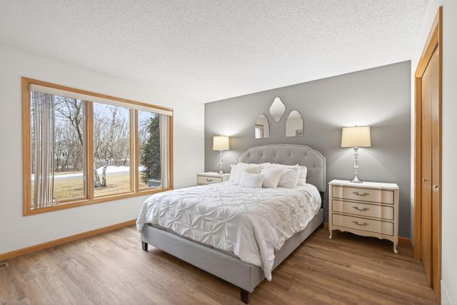 10500 57th Place N, Plymouth, MN 55442