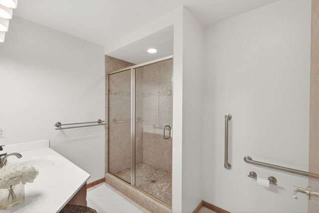 10500 57th Place N, Plymouth, MN 55442