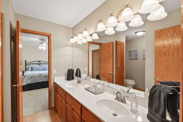 10500 57th Place N, Plymouth, MN 55442