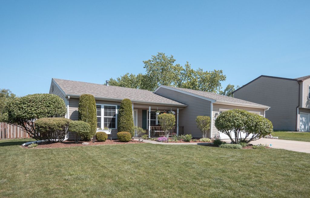 Image 2 of property listing at 20533 S Graceland Lane, Frankfort, IL 60423