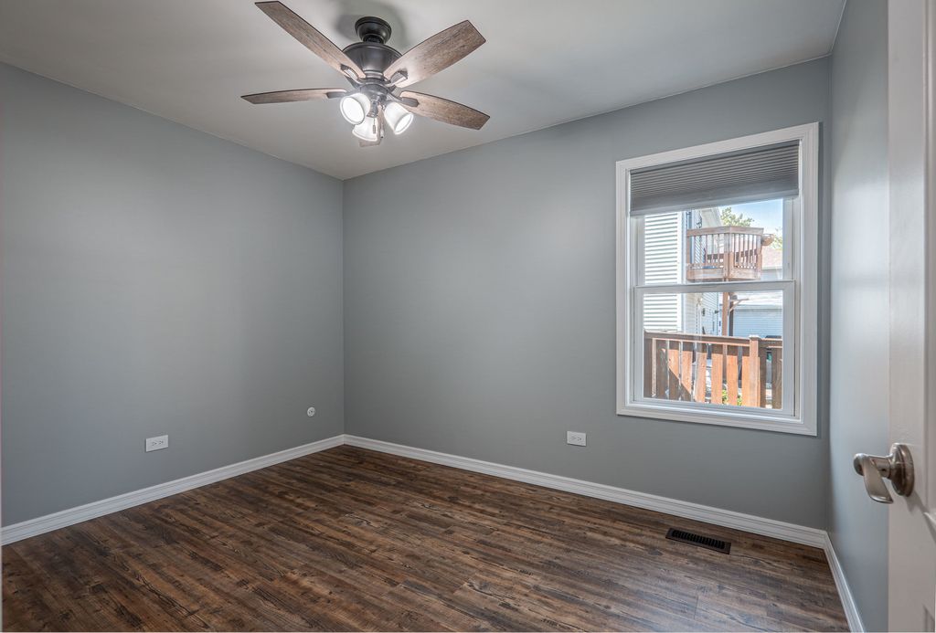 Image 14 of property listing at 20533 S Graceland Lane, Frankfort, IL 60423