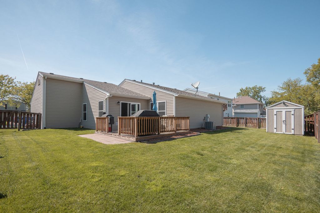 Image 18 of property listing at 20533 S Graceland Lane, Frankfort, IL 60423