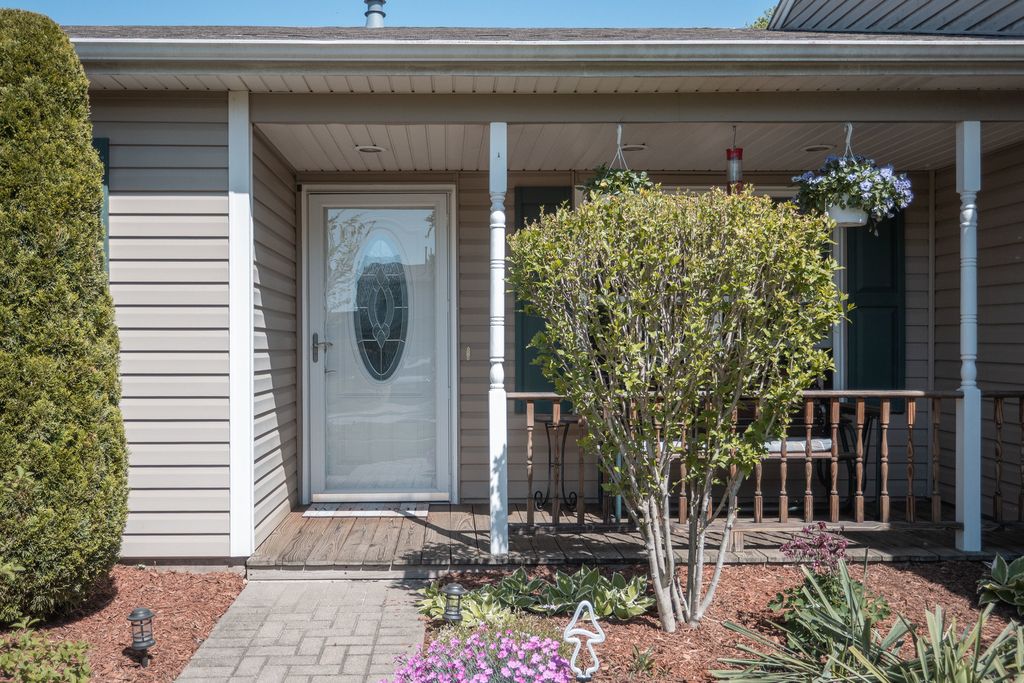Image 3 of property listing at 20533 S Graceland Lane, Frankfort, IL 60423