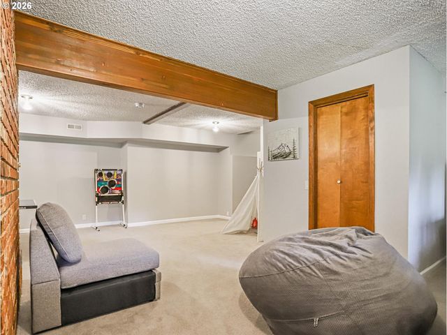 45990 Se JADRNY Rd, Sandy, OR 97055