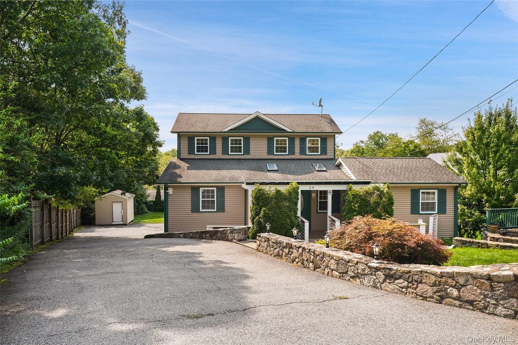 24 Inwood Place, Patterson, NY 12563 — exterior