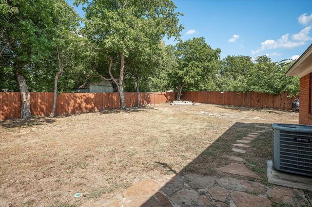 4806 Jaycrest Court, Fort Worth, TX 76135