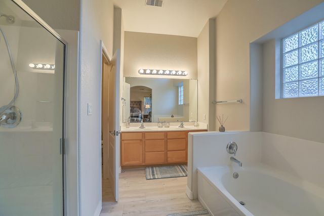 6332 Calle Tesoro NW, Albuquerque, NM 87114