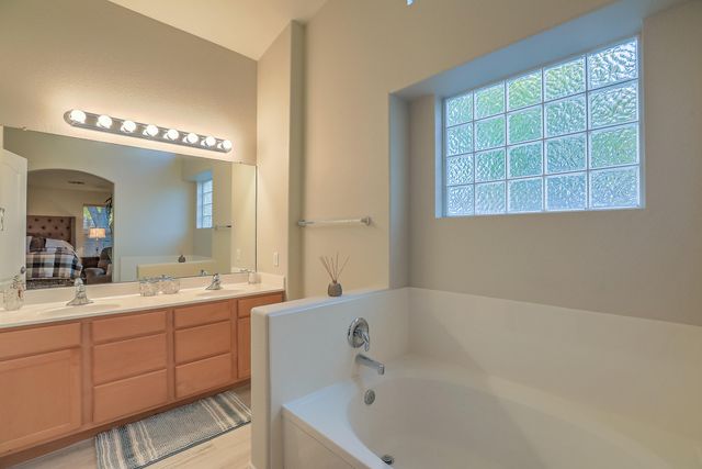 6332 Calle Tesoro NW, Albuquerque, NM 87114