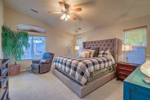 6332 Calle Tesoro NW, Albuquerque, NM 87114