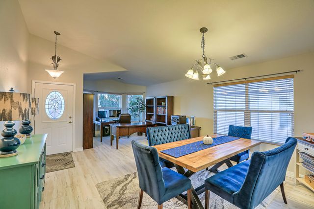 6332 Calle Tesoro NW, Albuquerque, NM 87114