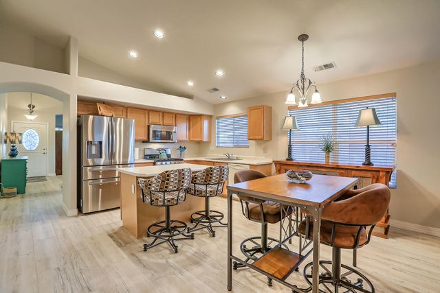 6332 Calle Tesoro NW, Albuquerque, NM 87114