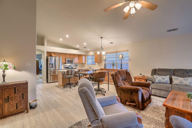 6332 Calle Tesoro NW, Albuquerque, NM 87114