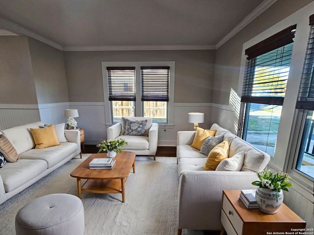 624 S Austin, Seguin, TX 78155