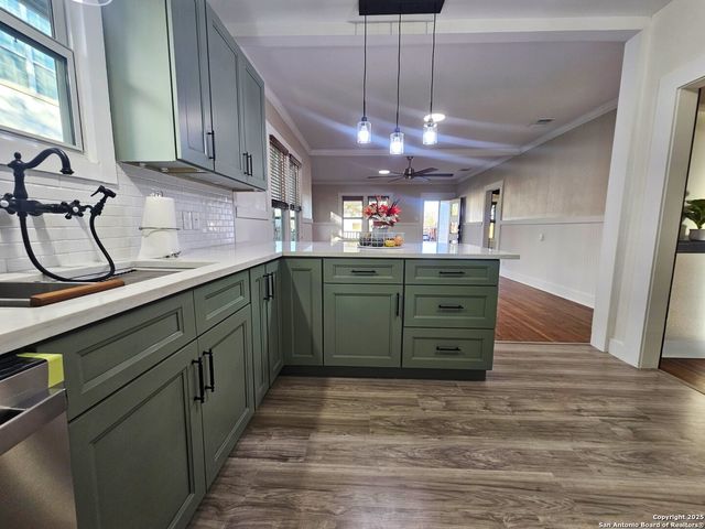 624 S Austin, Seguin, TX 78155