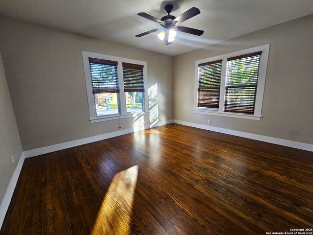 624 S Austin, Seguin, TX 78155