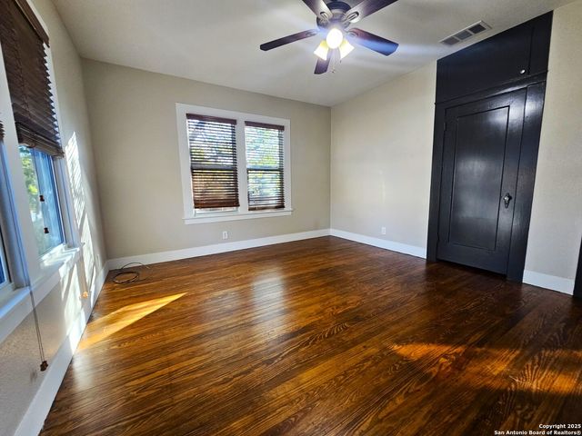 624 S Austin, Seguin, TX 78155