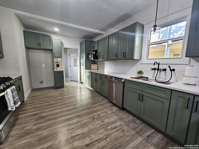 624 S Austin, Seguin, TX 78155