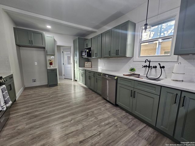 624 S Austin, Seguin, TX 78155