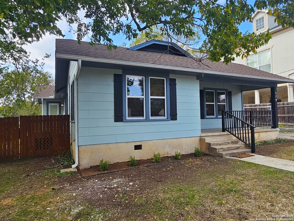 624 S Austin, Seguin, TX 78155