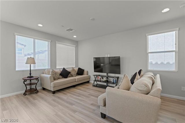 10590 Dryades Avenue, Las Vegas, NV 89166