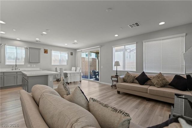 10590 Dryades Avenue, Las Vegas, NV 89166