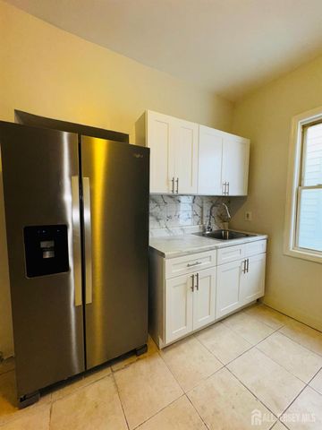 489 S 17th Street S, Newark, NJ 07103