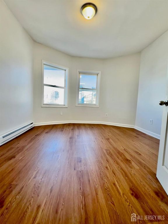 489 S 17th Street S, Newark, NJ 07103