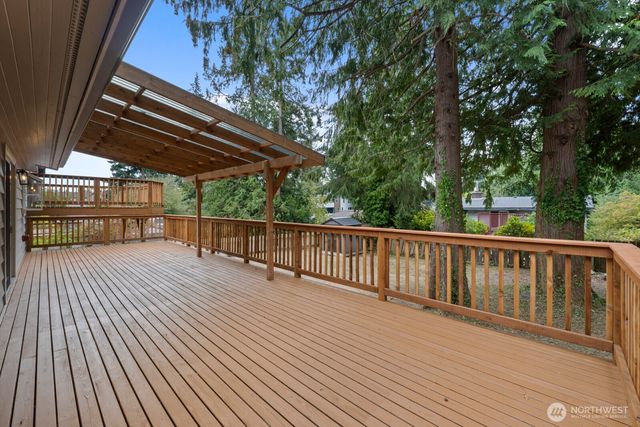 18045 3rd Ave NE, Shoreline, WA 98155