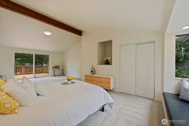 18045 3rd Ave NE, Shoreline, WA 98155