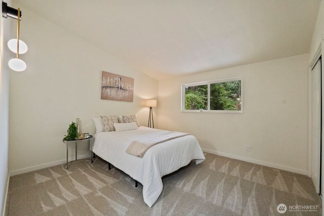 18045 3rd Ave NE, Shoreline, WA 98155