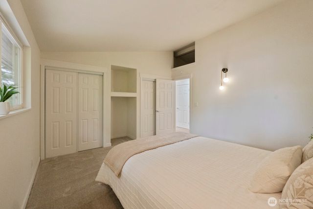 18045 3rd Ave NE, Shoreline, WA 98155