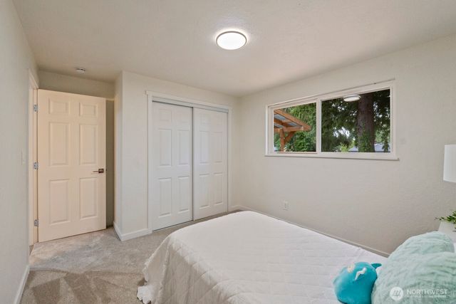 18045 3rd Ave NE, Shoreline, WA 98155