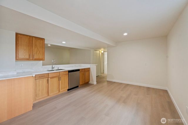 18045 3rd Ave NE, Shoreline, WA 98155