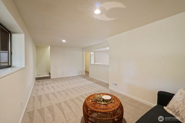 18045 3rd Ave NE, Shoreline, WA 98155